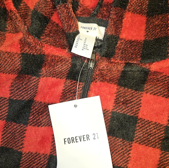 Red & Black Plaid Hooded Onsie/Jumpsuit szM Forever21 New w/Tag - Picture 3 of 7